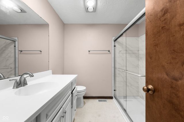 100 E Michelle Lane, Pendleton, IN 46064