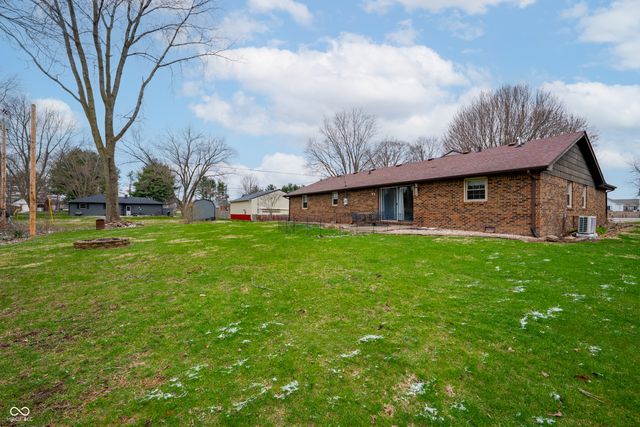 100 E Michelle Lane, Pendleton, IN 46064