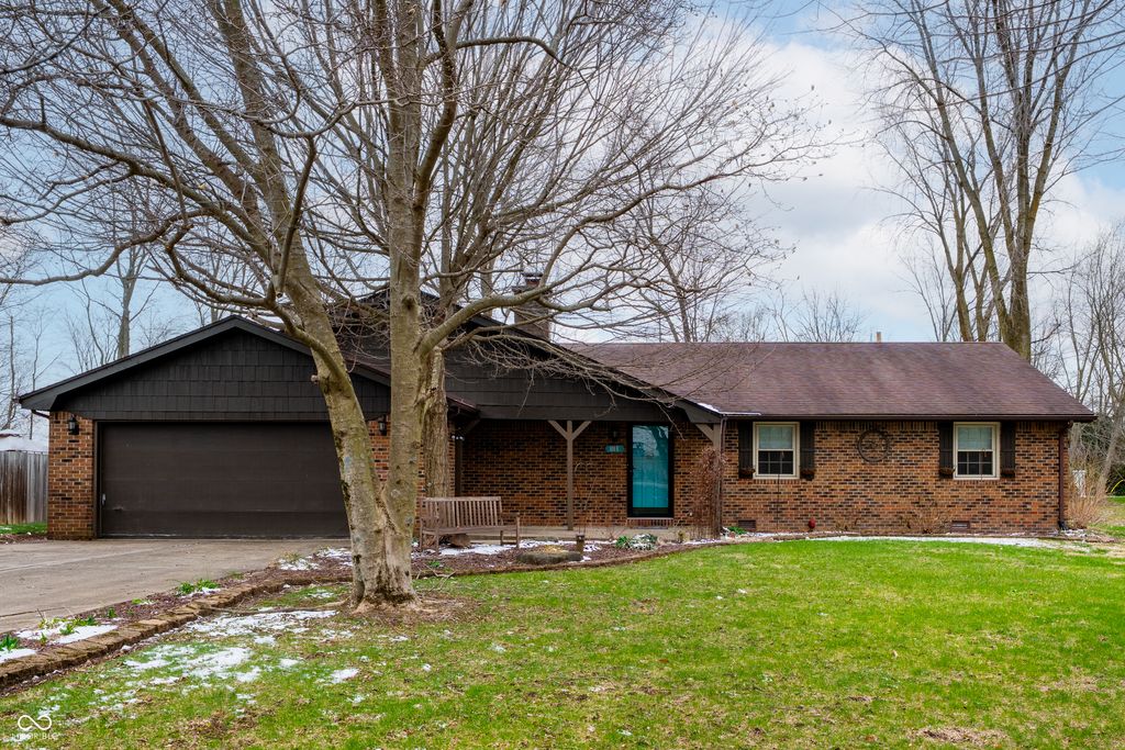 100 E Michelle Lane, Pendleton, IN 46064