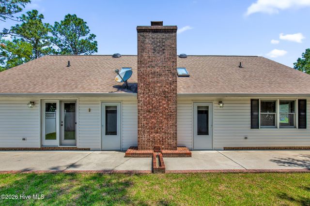 691 Bald Eagle Drive, Vass, NC 28394