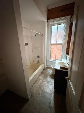 33 Clark Place, 35 35, Columbus, OH 43201