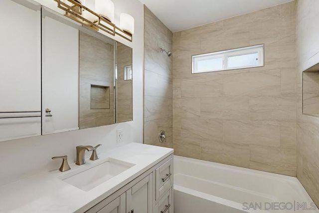 4347 Voltaire, San Diego, CA 92107