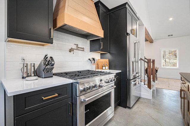 13785 Jane Way, Harbert, MI 49115