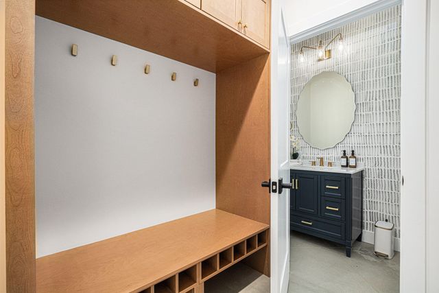 13785 Jane Way, Harbert, MI 49115