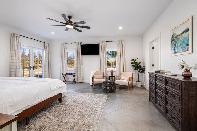 13785 Jane Way, Harbert, MI 49115