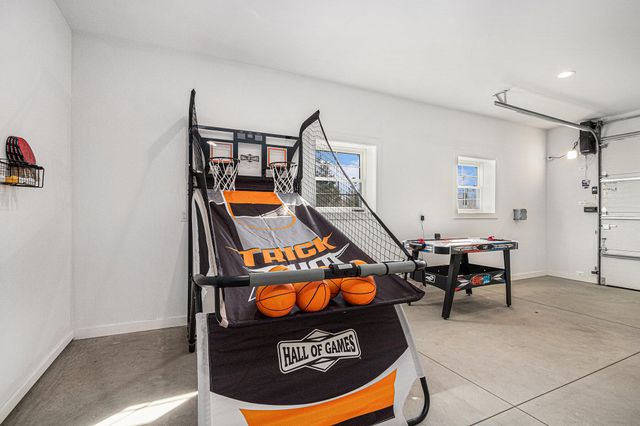 13785 Jane Way, Harbert, MI 49115