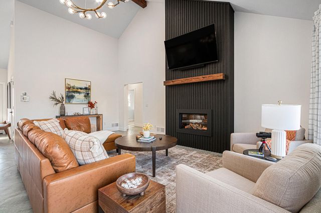 13785 Jane Way, Harbert, MI 49115