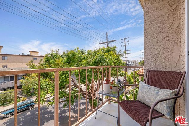 11337 Nebraska Avenue 303, Los Angeles, CA 90025