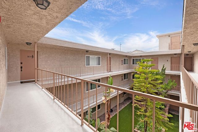 11337 Nebraska Avenue 303, Los Angeles, CA 90025