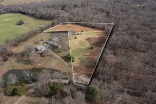 1030 Lena Rosson Rd, Chapmansboro, TN 37035