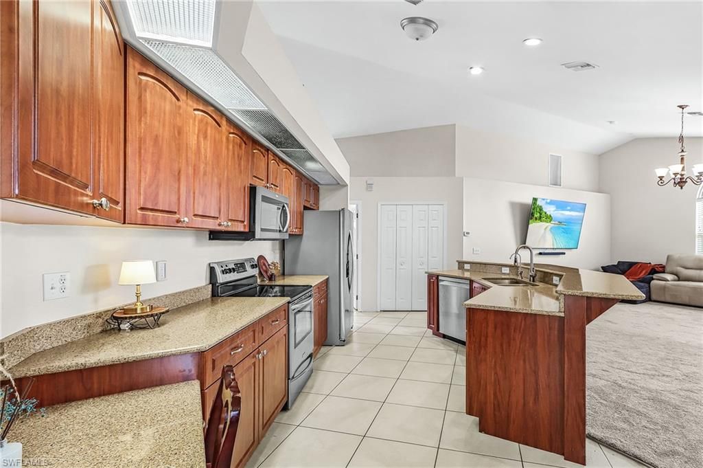 Image 16 of property listing at 1721 30th TER, Cape Coral, FL 33914