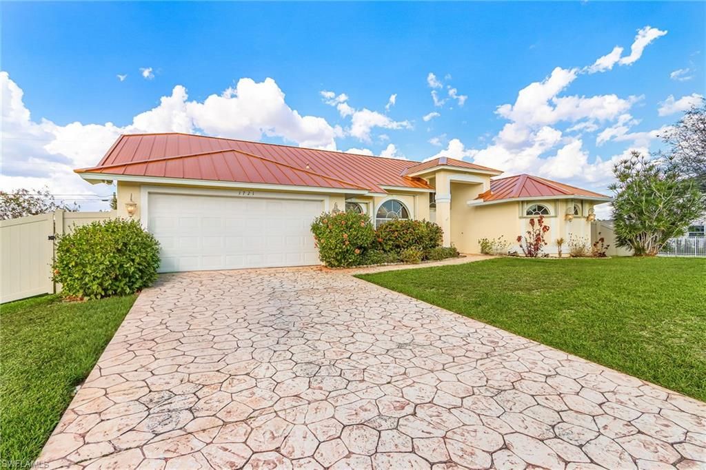 Image 2 of property listing at 1721 30th TER, Cape Coral, FL 33914