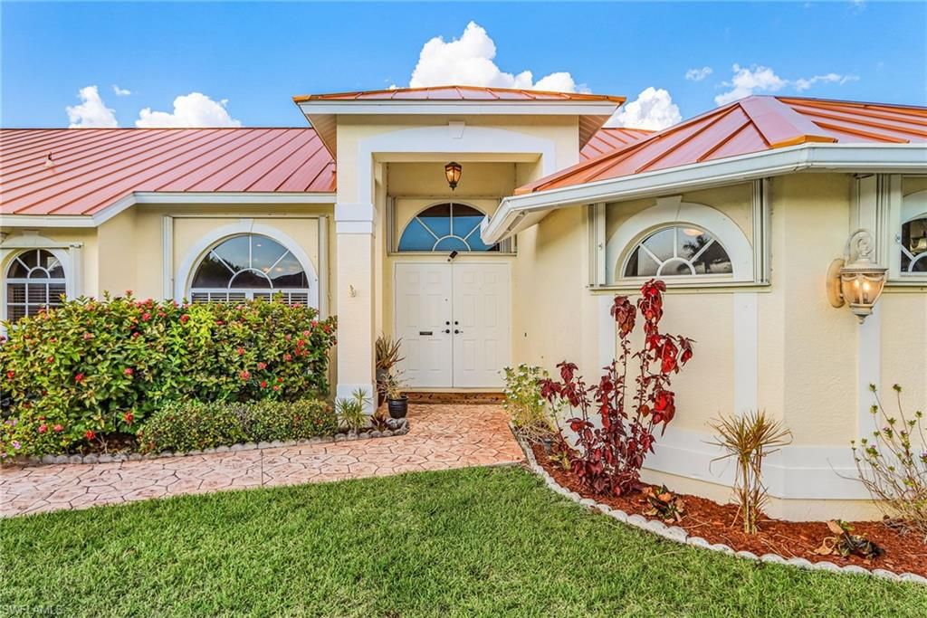 Image 4 of property listing at 1721 30th TER, Cape Coral, FL 33914