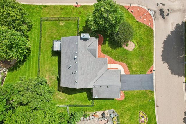 6030 Kirkwood Lane N, Plymouth, MN 55442