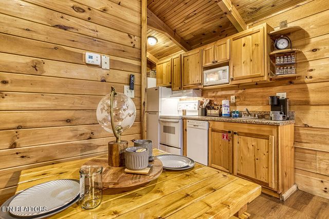 1003 Sumac Court, Sevierville, TN 37876