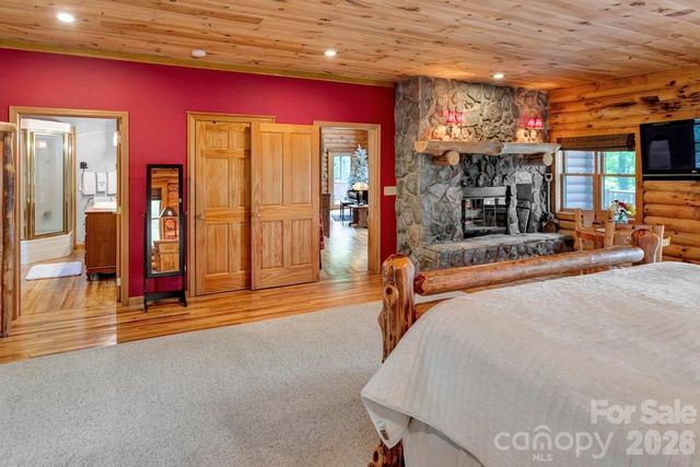 35 Falcon Crest Loop, Maggie Valley, NC 28751