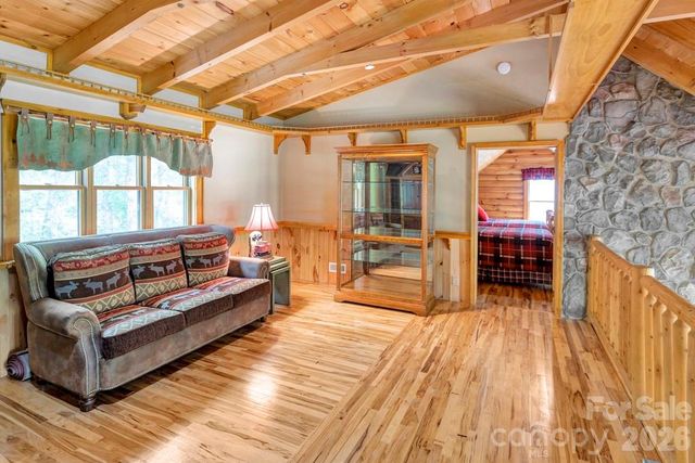 35 Falcon Crest Loop, Maggie Valley, NC 28751