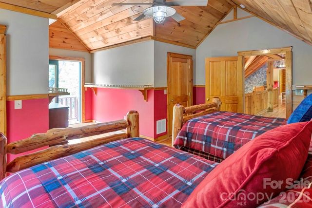 35 Falcon Crest Loop, Maggie Valley, NC 28751