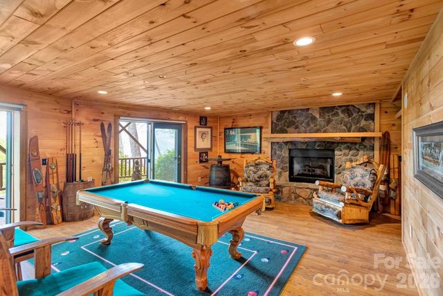 35 Falcon Crest Loop, Maggie Valley, NC 28751