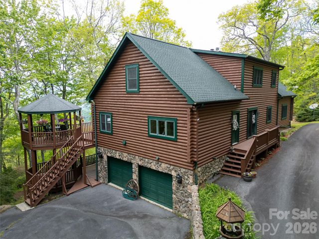 35 Falcon Crest Loop, Maggie Valley, NC 28751