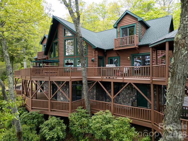 35 Falcon Crest Loop, Maggie Valley, NC 28751