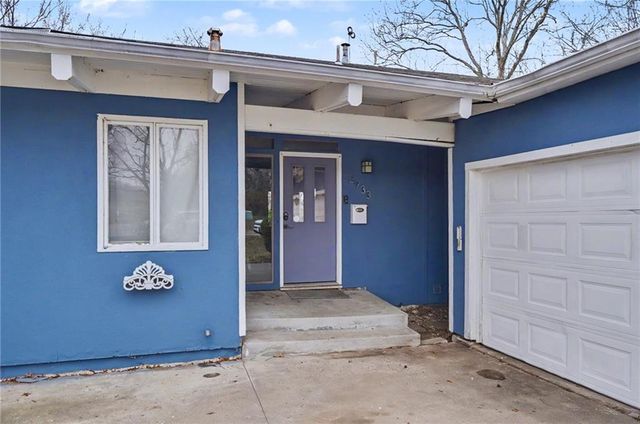 2933 Harvard Road, Lawrence, KS 66049