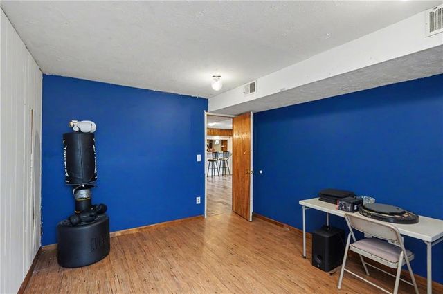 2933 Harvard Road, Lawrence, KS 66049