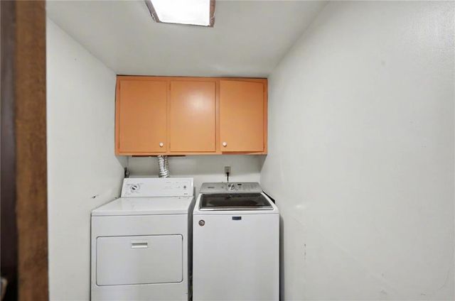 2933 Harvard Road, Lawrence, KS 66049