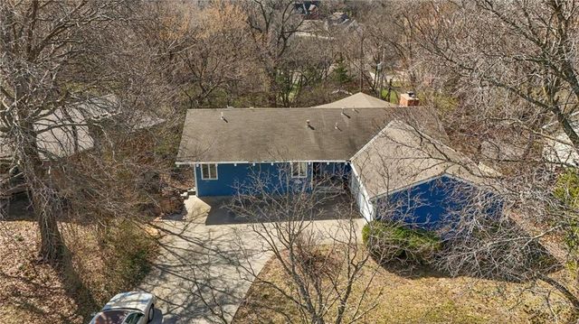 2933 Harvard Road, Lawrence, KS 66049