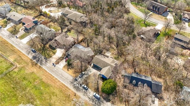 2933 Harvard Road, Lawrence, KS 66049