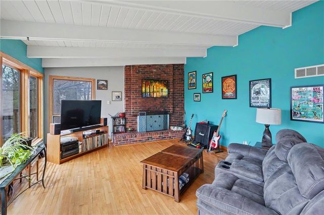 2933 Harvard Road, Lawrence, KS 66049