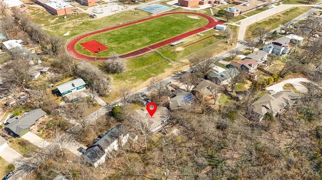 2933 Harvard Road, Lawrence, KS 66049