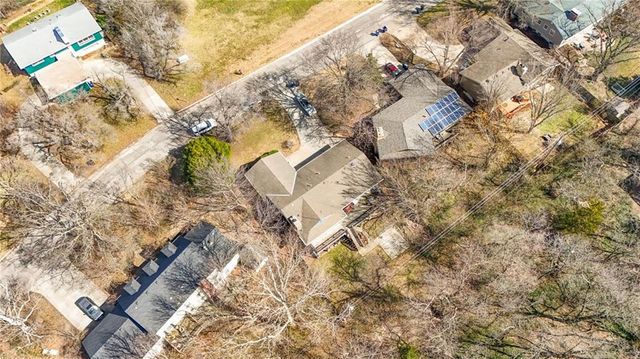 2933 Harvard Road, Lawrence, KS 66049