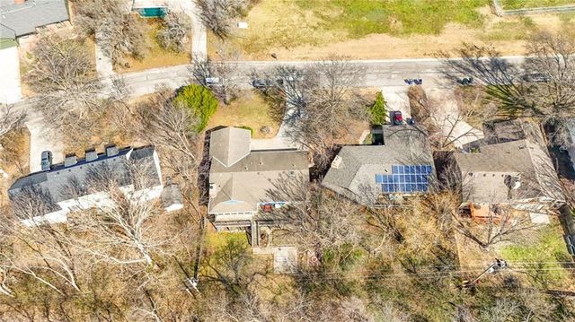 2933 Harvard Road, Lawrence, KS 66049