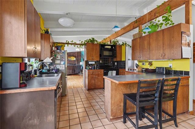 2933 Harvard Road, Lawrence, KS 66049