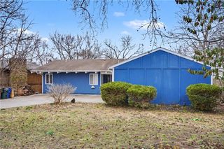 2933 Harvard Road, Lawrence, KS 66049