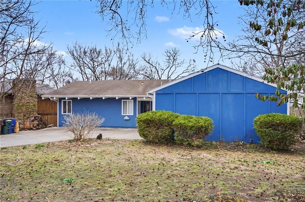 2933 Harvard Road, Lawrence, KS 66049