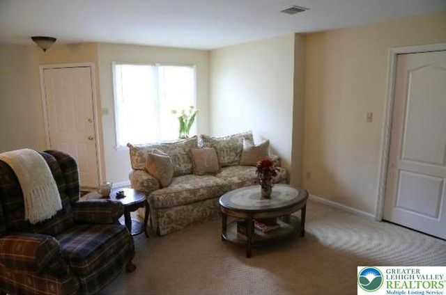 163 Lindfield Circle, Macungie Boro, PA 18062