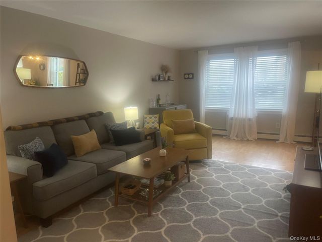 124 S Park Avenue 1-P, Rockville Centre, NY 11570