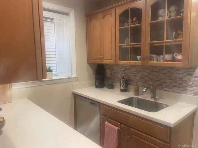 124 S Park Avenue 1-P, Rockville Centre, NY 11570