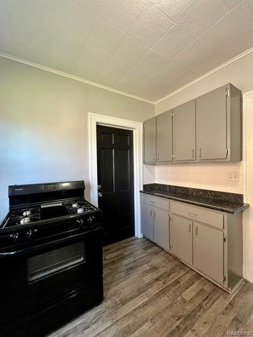 170 Bondie Street, Wyandotte, MI 48192