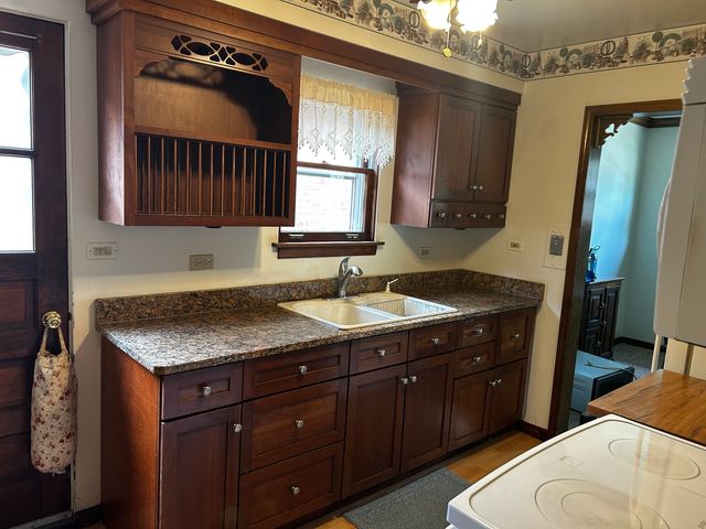 4535 Warsaw Avenue, Lyons, IL 60534