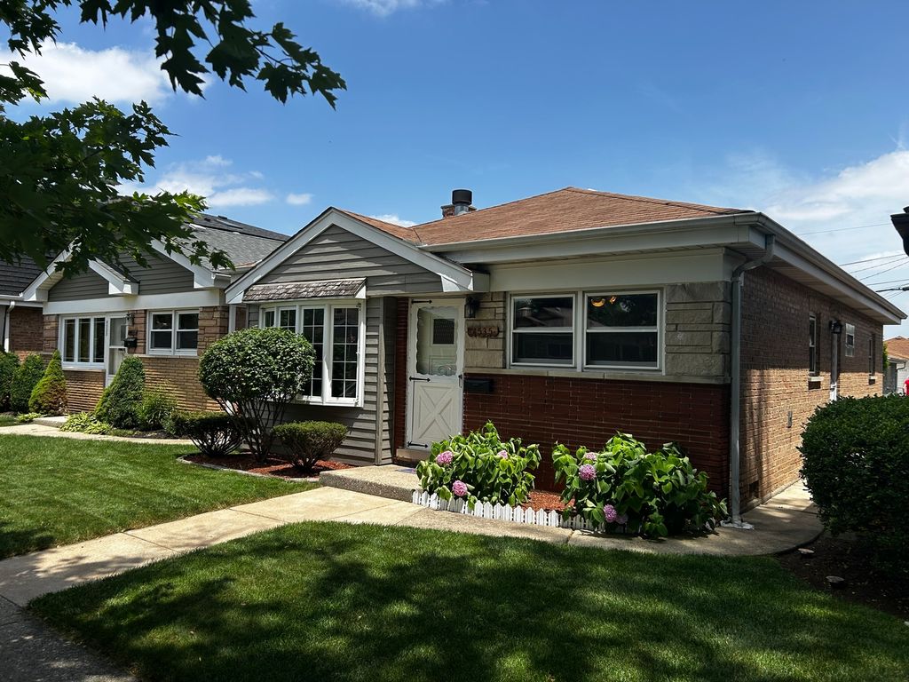 4535 Warsaw Avenue, Lyons, IL 60534
