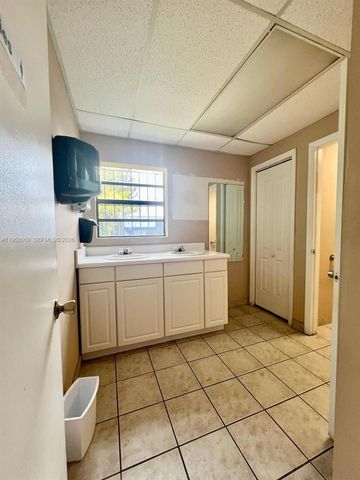 1355 NW 97 Avenue 200, Doral, FL 33172