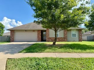 5610 West Sugar Pine Drive, Springfield, MO 65802