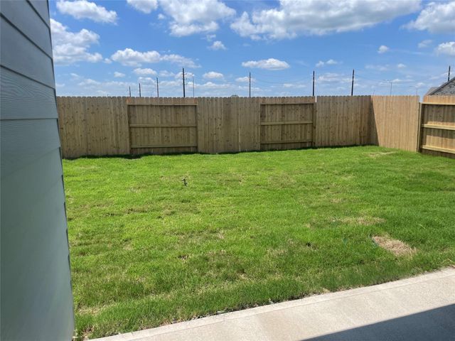 3118 Tanzanite Chase Drive, Angleton, TX 77515