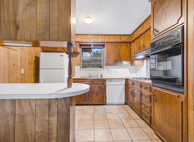 165 Greenforest Trail, Nash, TX 75569