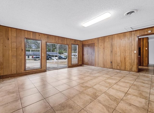 165 Greenforest Trail, Nash, TX 75569