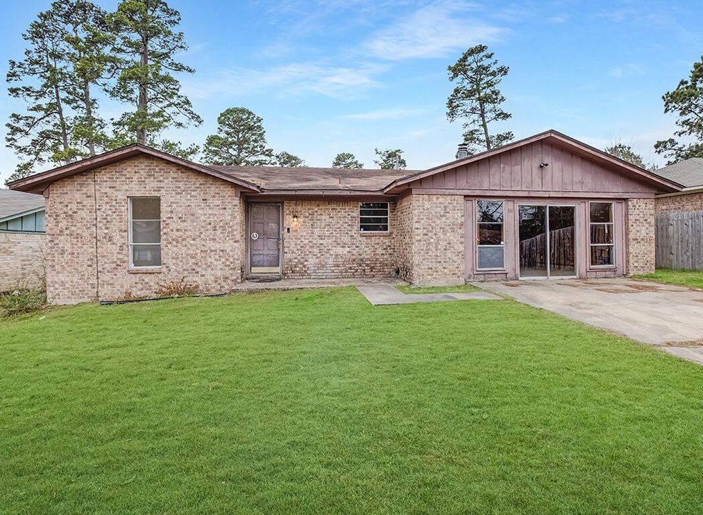 165 Greenforest Trail, Nash, TX 75569