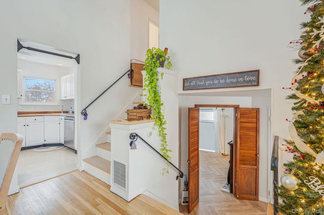 7 Seneca Drive, Commack, NY 11725